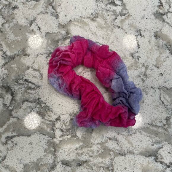 Set of 3 hand tie dyed scrunchies - Picture 4 of 4